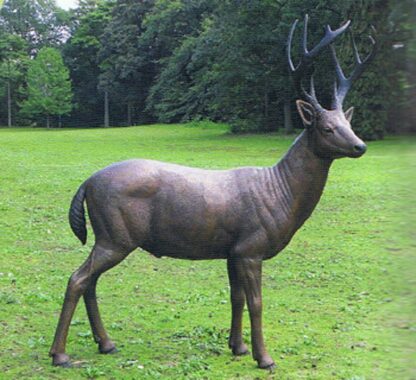 Bronzefigur Hirsch stehend mit prächtigem Geweih*