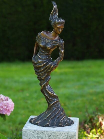 Bronzefigur Moderne Frau*