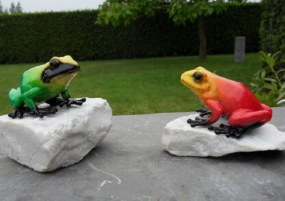 Bronzefigur Regenwaldfrosch Grün und Rot*