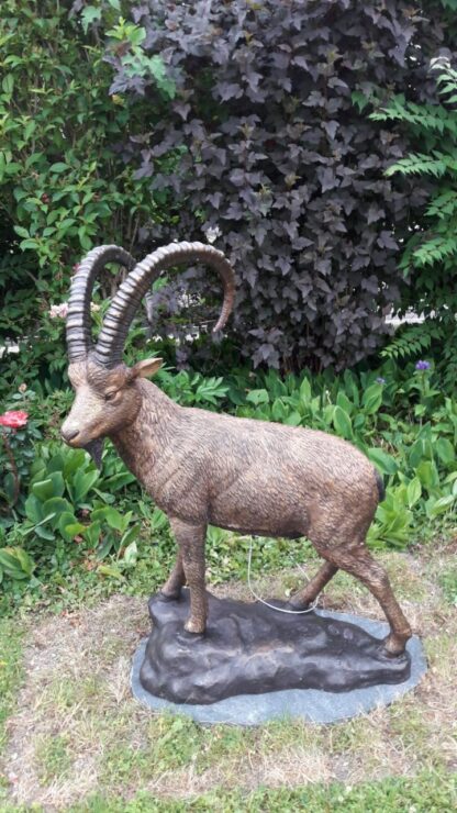 Bronzefigur Steinbock Stehend*