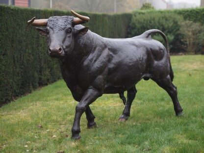 Bronzefigur Stier*