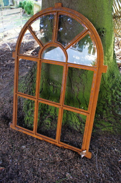 Eisenfenster als Antik-Fenster für Gartenmauer m Bogen, Stallfenster westfälisch*