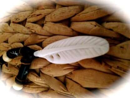 Halskette Feder Schmuck, handgeschnitzter Indianerschmuck Freundschaftskette*