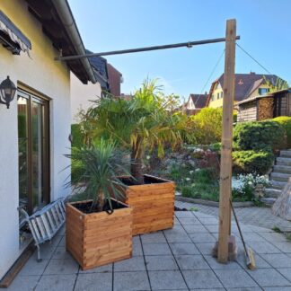 Hochbeet 70x70x68cm aus Lärche geschraubt mit Vlies, gerundeten Ecken und Griffen*