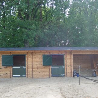 Pferdebox 10,3x3,8m hochwürdig Fichten*