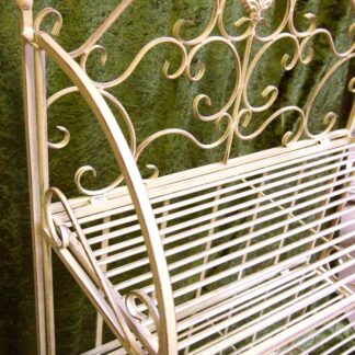 Regal für Bad oder Terrasse, Standregal in creme-weiß, aus Metall mit 3 Ablagen*