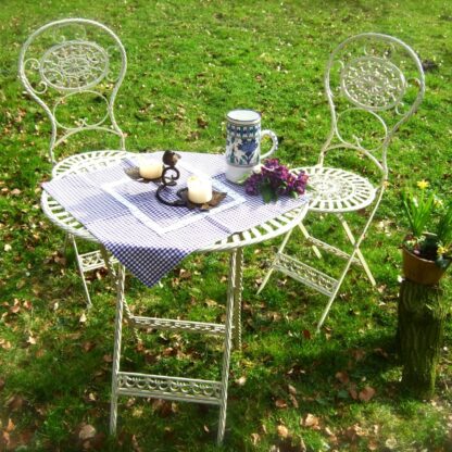 Romantisch schöne Gartenmöbel - Hübscher Tisch mit 2 Stühlen, Meran*