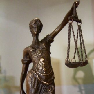 Skulptur Justitia, Bronze Figur, Römische Göttin, Frau mit Waagschalen*