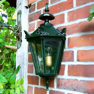 Wandlampe für den Hauseingang, Alkmar klein, Außenleuchte im Landhausstil - H.55 cm*