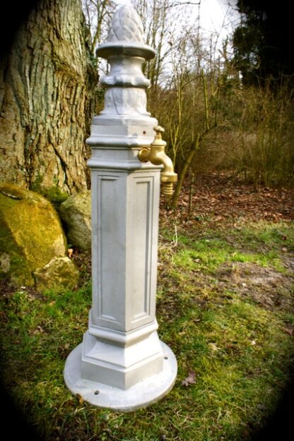 Wassersäule Hydrant, Poller als Zapfsäule, Wasserzapfstelle als Gartenbrunnen*