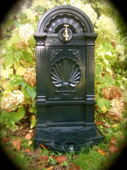 Wasserzapfsäule, Stehbrunnen, Gartenbrunnen, Brunnen, Zapfstelle mit Hahn*